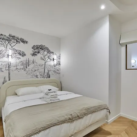 Apartment Saint Germain Des Pres Rue De Rennes By Studioprestige Paris