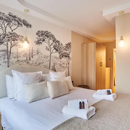 Saint Germain Des Pres Rue De Rennes By Studioprestige * Paryż