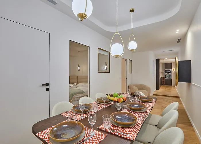 Saint Germain Des Pres Rue De Rennes By Studioprestige Paryż