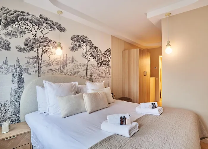 Saint Germain Des Pres Rue De Rennes By Studioprestige * Paryż